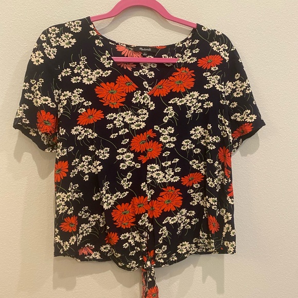 MADEWELL HILLSIDE DAISES WOMENS TIE FRONT TOP  DEEP INDIGO. V NECK, SHORT SLEEVE - Picture 3 of 6